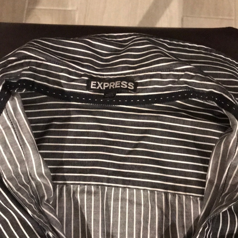 Express Essential Shirt - Picture 3 of 3